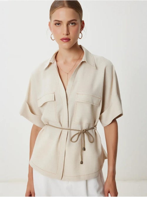 Ravissante chemise ample à cordon de serrage avec détails de bordure istanbul - Kiabi Ravissante chemise ample à cordon de serrage avec détails de bordure istanbul - Kiabi