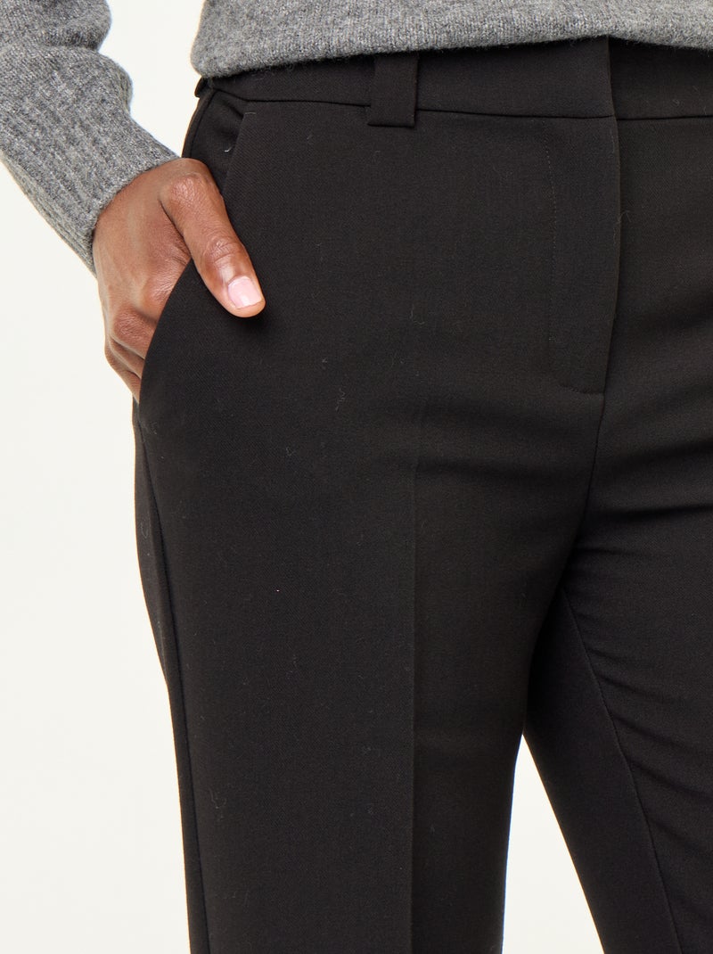 Rechte broek met ceintuur in de taille Zwart - Kiabi