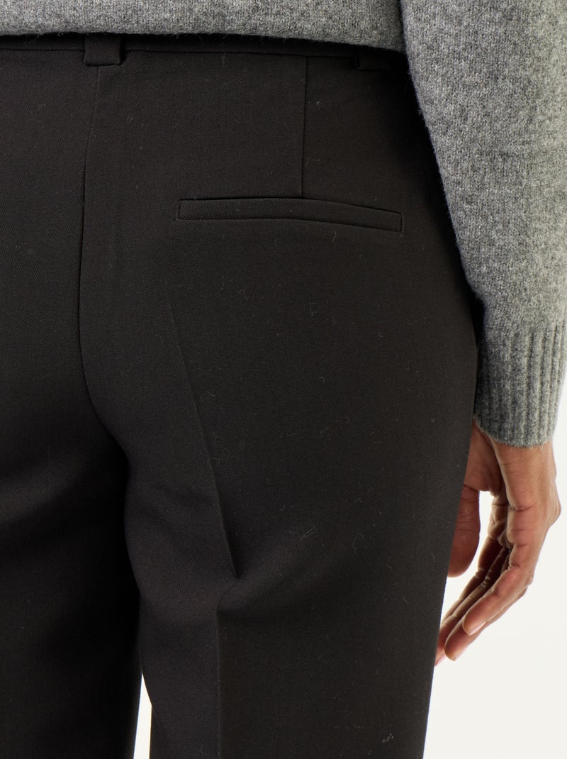 Rechte broek met ceintuur in de taille Zwart - Kiabi
