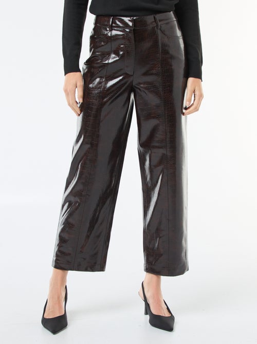 Rechte, imitatieleren broek met 'slangenhuideffect' - Kiabi