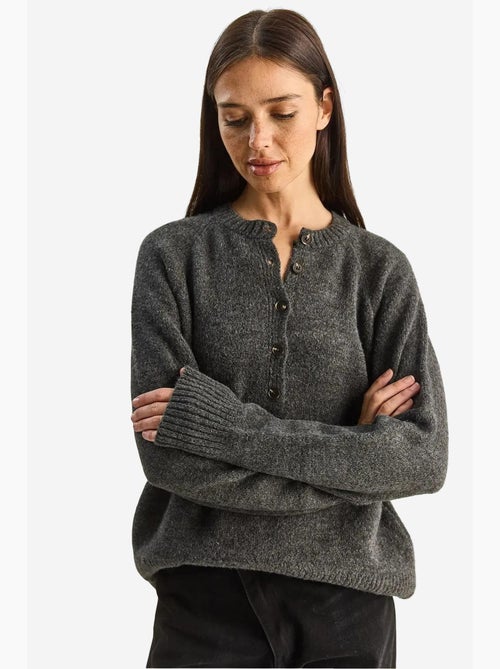 Relaxed fit gebreide trui met knoopkraag lucci - Kiabi Relaxed fit gebreide trui met knoopkraag lucci - Kiabi