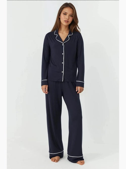 Relaxed fit pyjamaset met lange mouwen, extra zachte touch en overhemdkraag hiccup - Kiabi Relaxed fit pyjamaset met lange mouwen, extra zachte touch en overhemdkraag hiccup - Kiabi