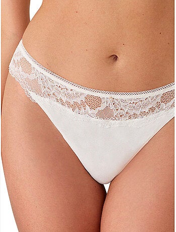 Renatta -string voor een bruiloft