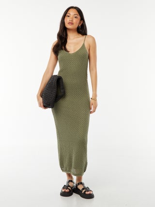 Robe à bretelles coupe midi en crochet