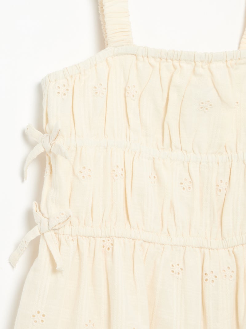 Robe à fines bretelles avec broderies all over Blanc - Kiabi