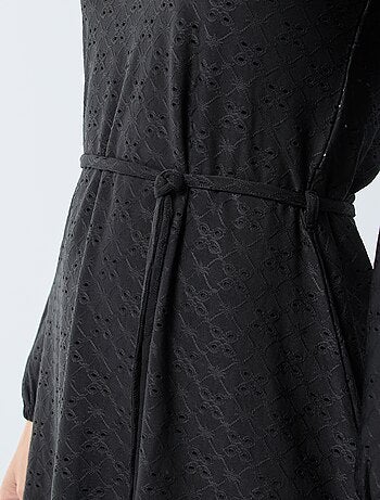 Robe à manches longues avec broderies anglaises 'JDY'