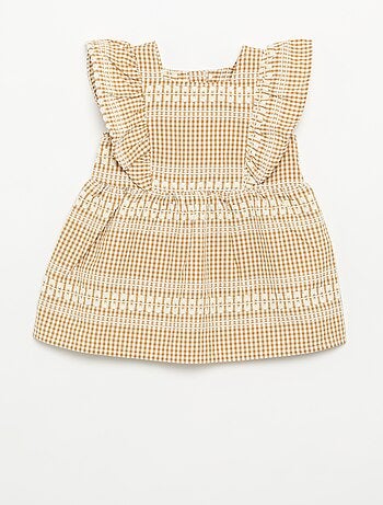 Robe à volants et motif à carreaux
