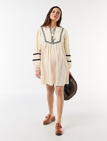 Robe ample de maternité avec broderies