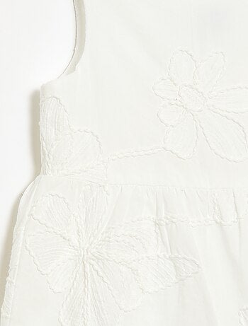 Robe avec broderies fleurs