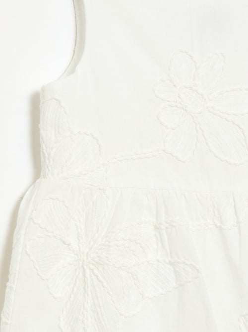 Robe avec broderies fleurs - Kiabi