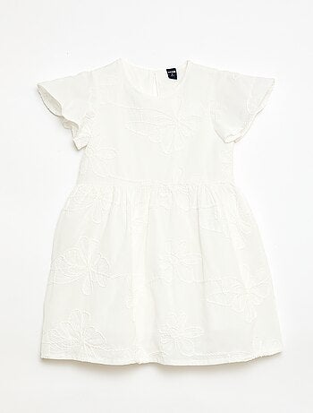 Robe avec broderies fleurs fantaisies