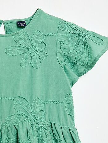 Robe avec broderies fleurs fantaisies