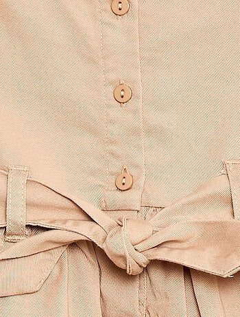 Robe avec manches courtes et ceinture à nouer