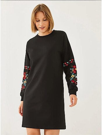 Robe brodée lucci