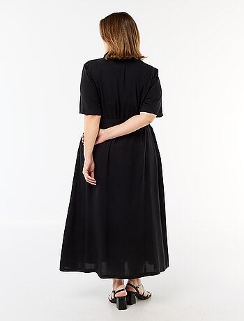 Robe chemise à manches courtes avec ceinture à la taille