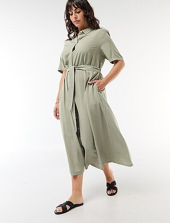 Robe chemise à manches courtes avec ceinture à la taille
