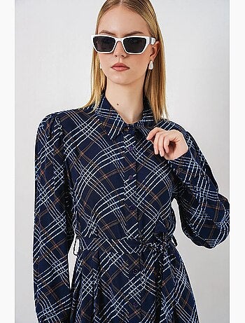 Robe chemise midi à carreaux avec fermeture boutonnée bdart