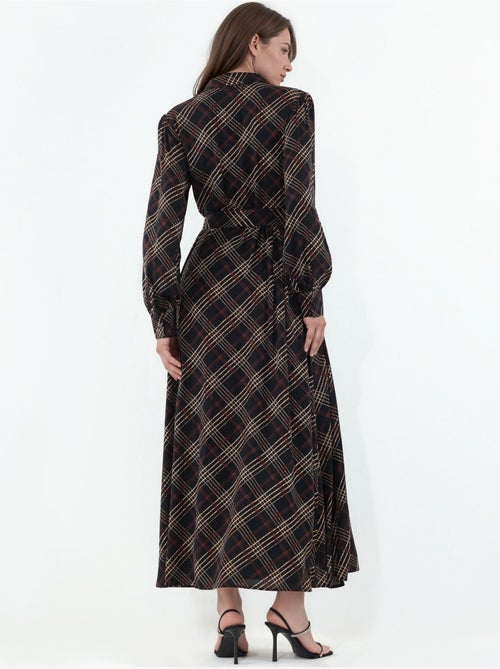 Robe chemise midi à carreaux avec fermeture boutonnée bdart - Kiabi Robe chemise midi à carreaux avec fermeture boutonnée bdart - Kiabi