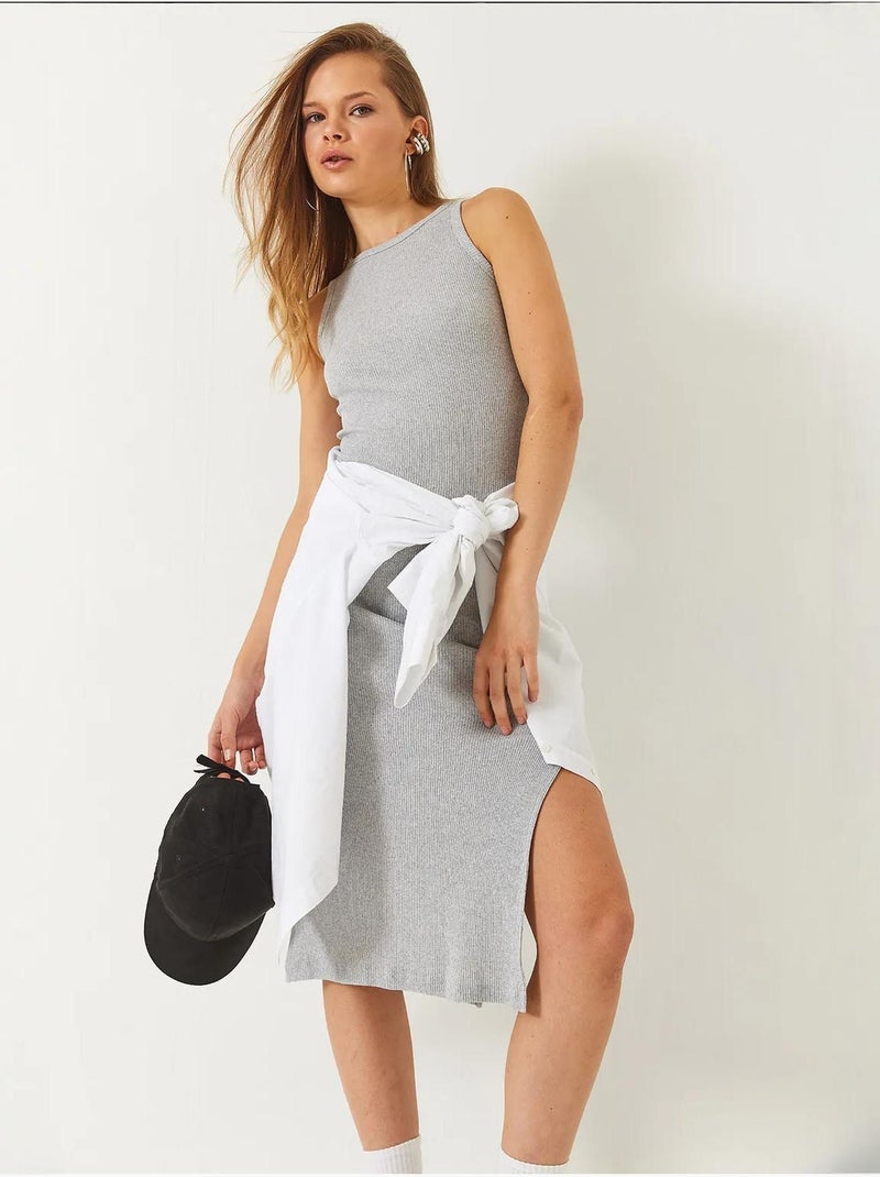 Robe côtelée à col ras du cou et fentes lucci Gris - Kiabi