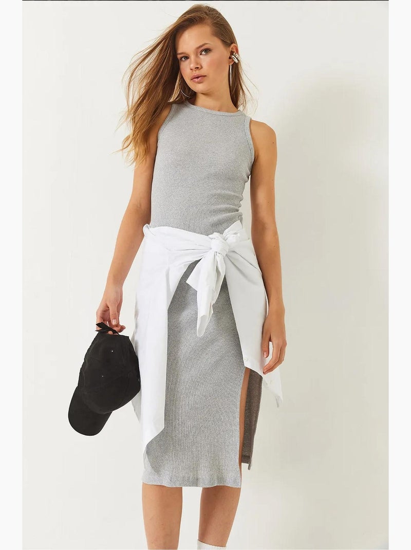 Robe côtelée à col ras du cou et fentes lucci Gris - Kiabi