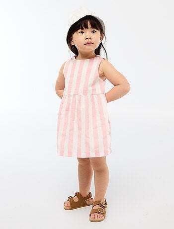 Robe coupe évasée sans manches