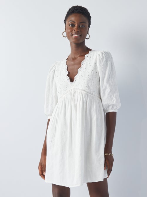 Robe courte à broderies anglaises - Kiabi