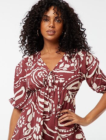 Robe courte à manches 3/4 et à motif