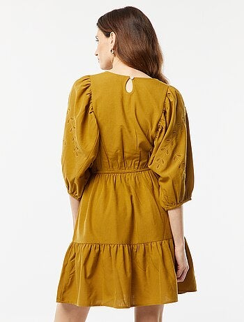 Robe courte à manches bouffantes