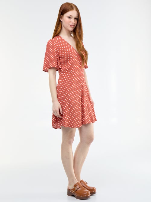 Robe courte à manches courtes avec motif à pois - Kiabi