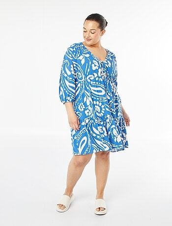 Robe courte à motif avec manches longues