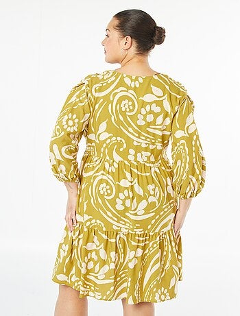 Robe courte à motif avec manches longues