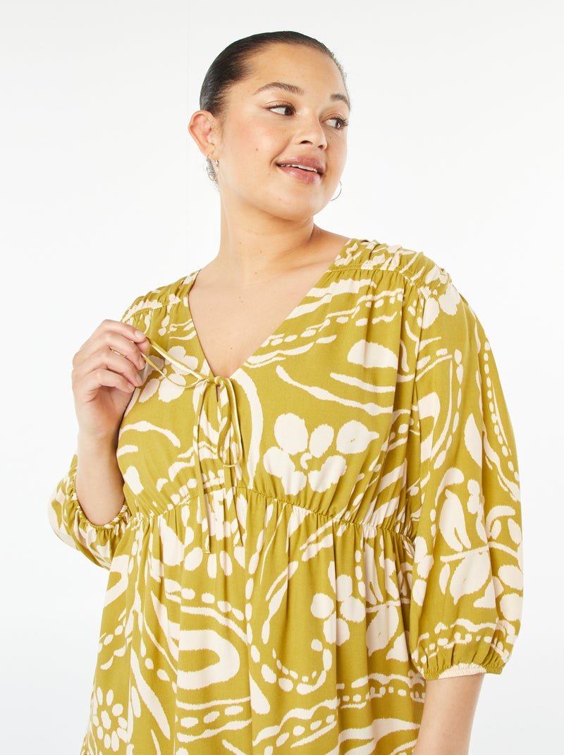 Robe courte à motif avec manches longues Vert - Kiabi