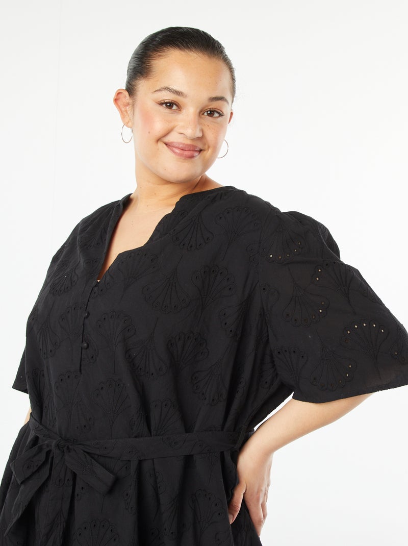 Robe courte avec broderie anglaise noir Grandes tailles