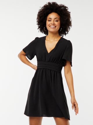 Robe courte avec ceinture plissée en Georgette