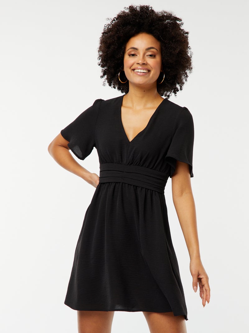 Robe courte avec ceinture plissée en Georgette Noir - Kiabi