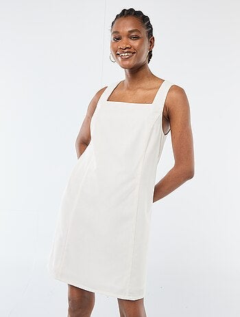 Robe courte de cérémonie