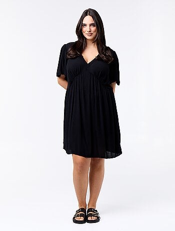 Robe courte en matière crêpée