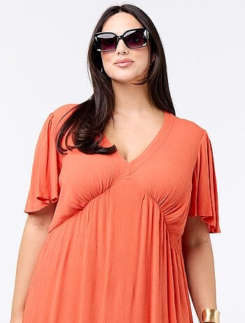 Robe courte en matière crêpée