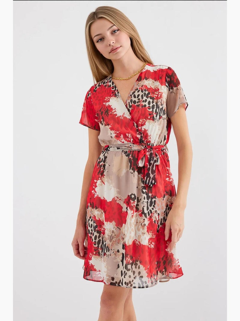 Robe courte fleurie à col v et ceinture bdart Rouge - Kiabi