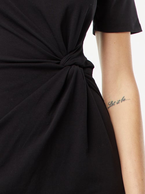 Robe courte manches courtes avec effet drapé - Kiabi