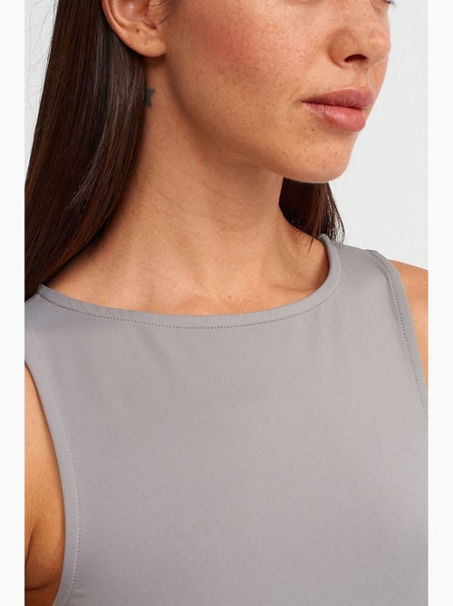 Robe courte moulante avec drapé dilvin - Kiabi Robe courte moulante avec drapé dilvin - Kiabi