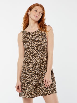 Robe courte sans manches
