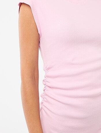 Robe courte sans manches en matière côtelée