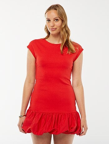 Robe courte volantée sans manches