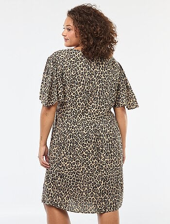 Robe courtes avec manches papillon