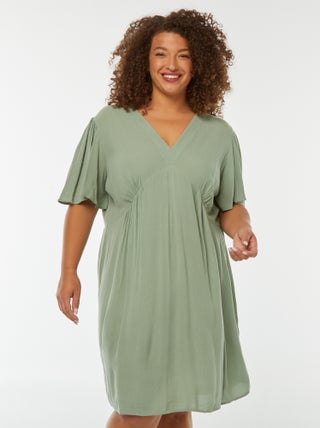 Robe courtes avec manches papillon