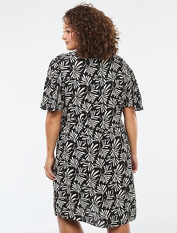 Robe courtes avec manches papillon