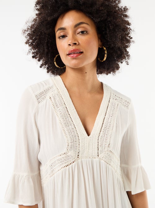 Robe de plage en maille crêpe et macramé - Kiabi