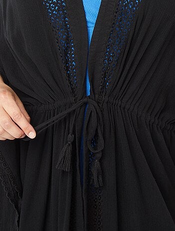 Robe de plage longue ouverte avec bords en macramé