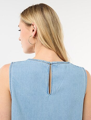Robe denim sans manches à base volantée